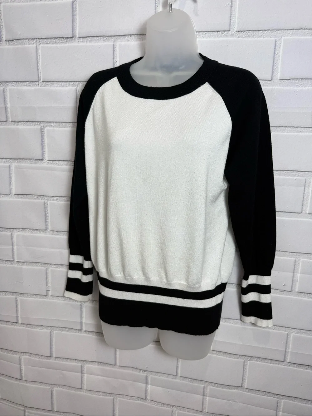 MK Metric Knits Black White Colorblock Sweater Size L Chic Casual